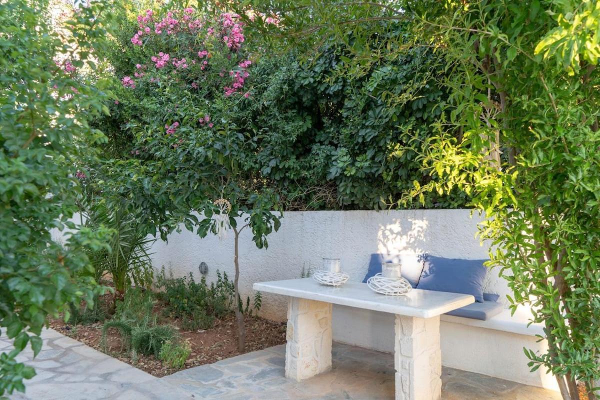 Blue Moon Apartments Makrýgialos 외부 사진